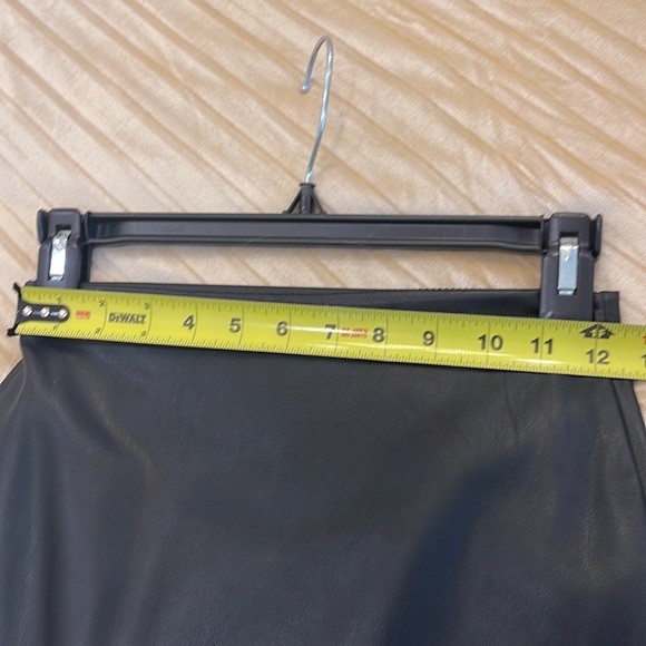Zara faux leather skirt - Picture 4 of 5